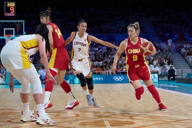 他与上下一 他与上下一