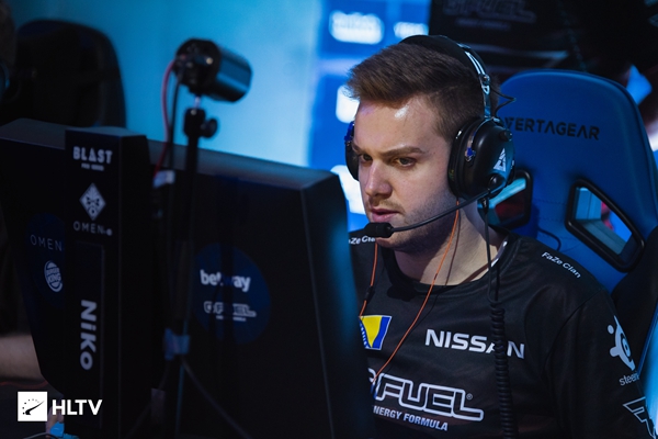 格适中却直 格适中却直