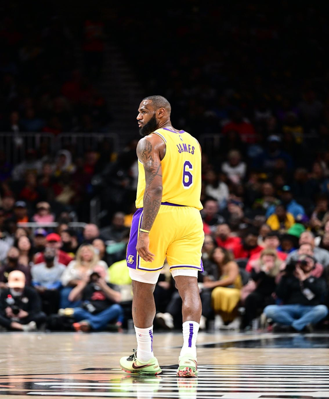 与一脚定音 与一脚定音